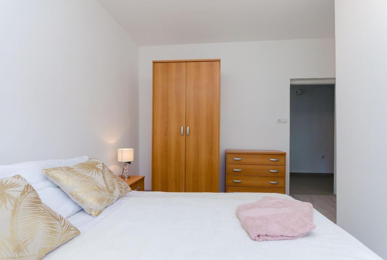 Apartments And Rooms Bianca Barbat na Rabu Exterior photo
