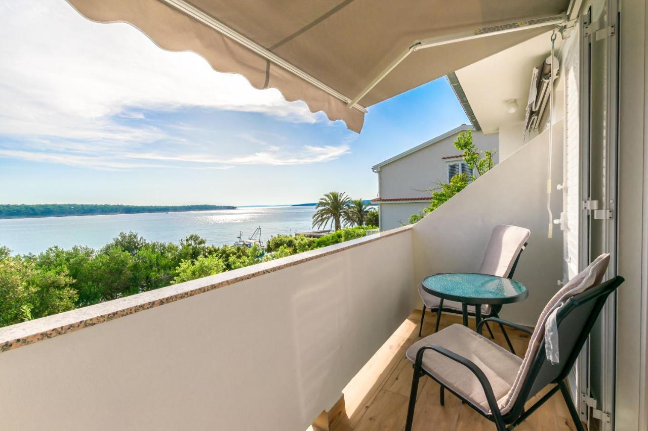 Apartments And Rooms Bianca Barbat na Rabu Exterior photo